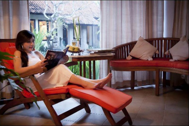 Puri Mesari Hotel Санур Экстерьер фото