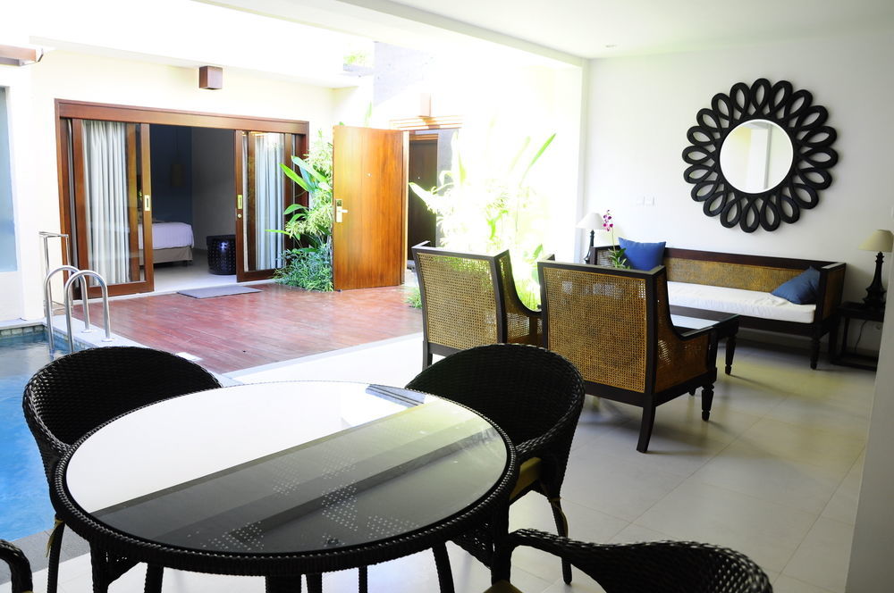 Puri Mesari Hotel Санур Экстерьер фото