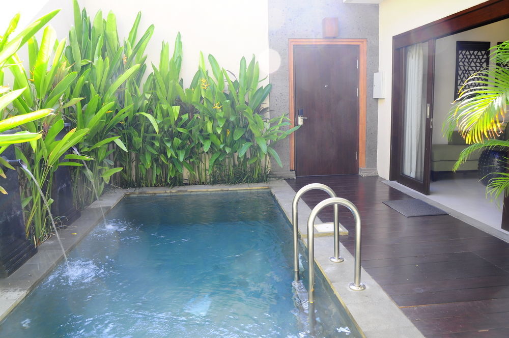 Puri Mesari Hotel Санур Экстерьер фото