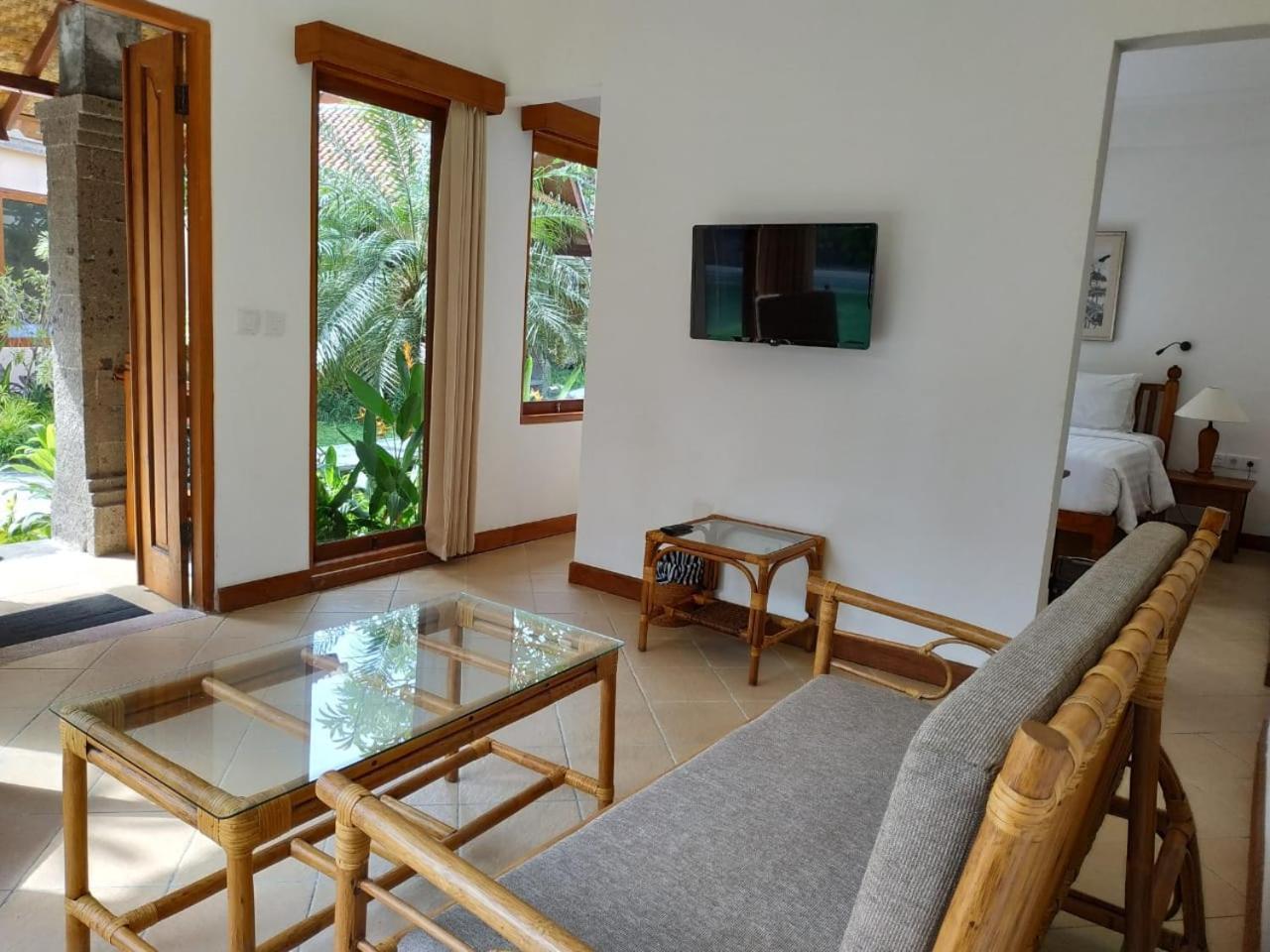 Puri Mesari Hotel Санур Экстерьер фото