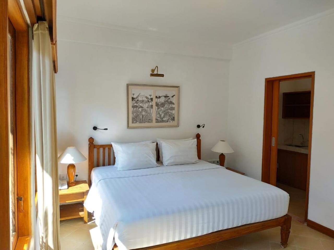 Puri Mesari Hotel Санур Экстерьер фото