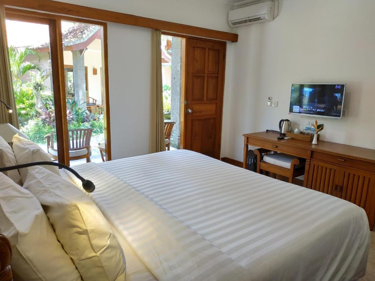 Puri Mesari Hotel Санур Экстерьер фото