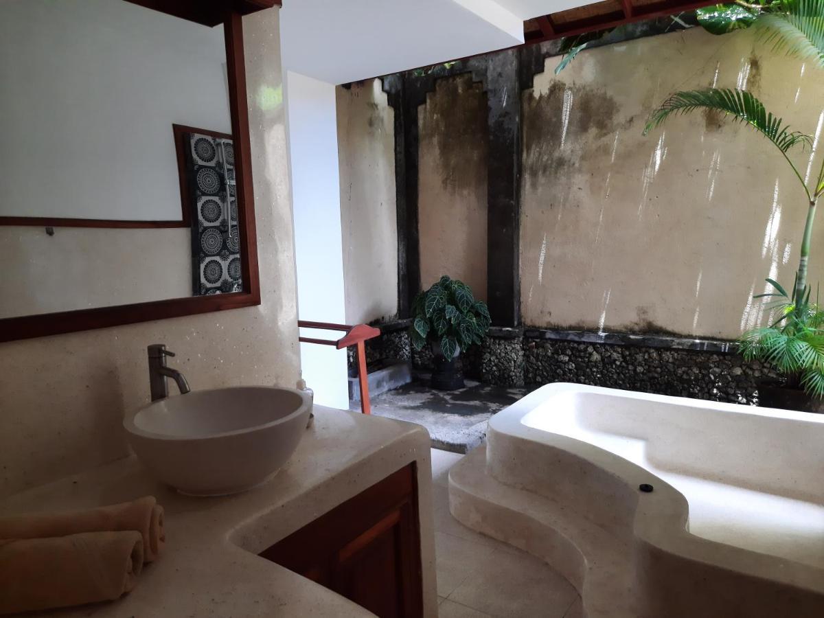 Puri Mesari Hotel Санур Экстерьер фото